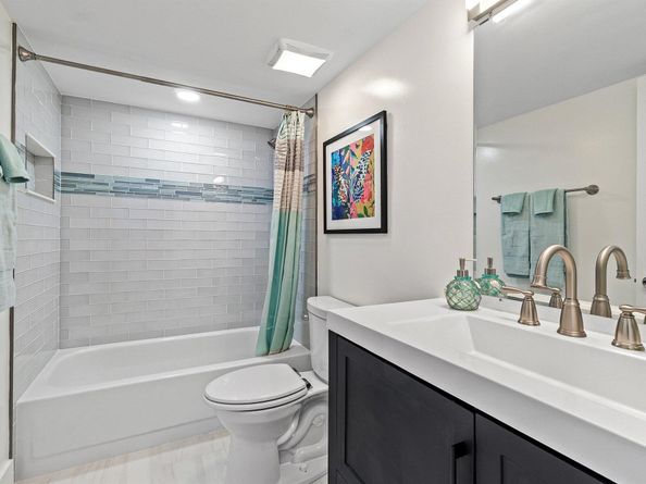 6944 Briarlake Circle 203, Palm Beach Gardens FL 33418