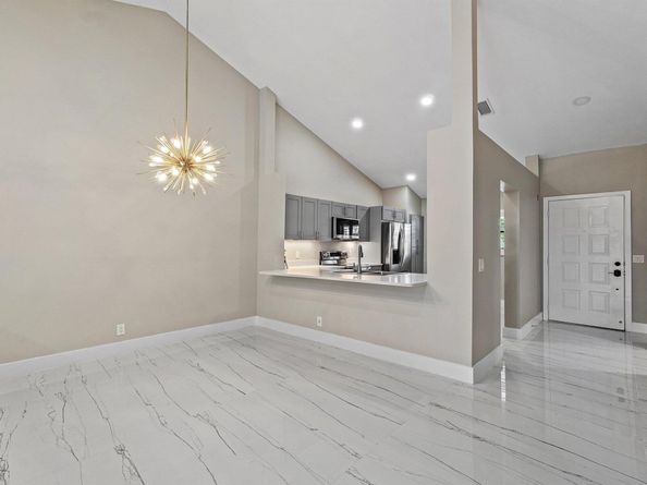 6944 Briarlake Circle 203, Palm Beach Gardens FL 33418