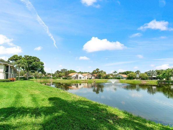 6944 Briarlake Circle 203, Palm Beach Gardens FL 33418