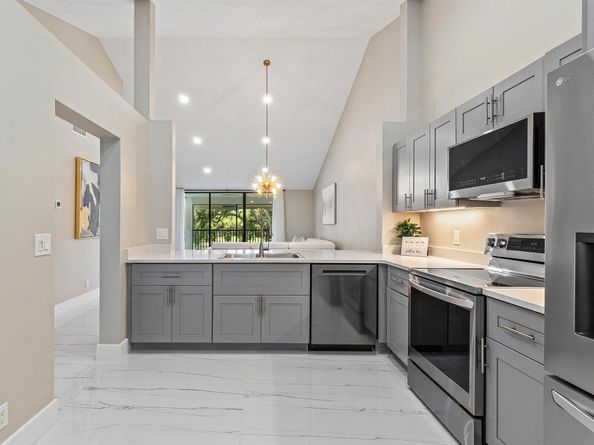 6944 Briarlake Circle 203, Palm Beach Gardens FL 33418
