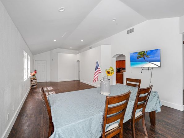 2687 Oak Park Cir, Davie FL 33328