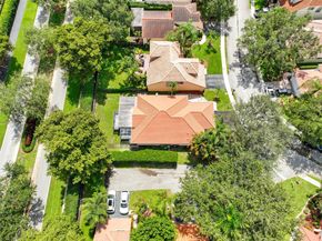 2687 Oak Park Cir, Davie FL 33328