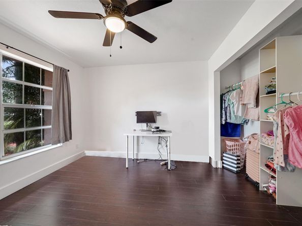 2687 Oak Park Cir, Davie FL 33328