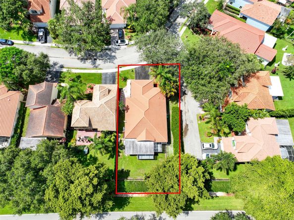 2687 Oak Park Cir, Davie FL 33328