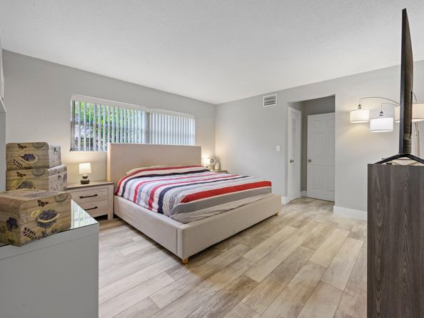 1336 Funston St, Hollywood FL 33019