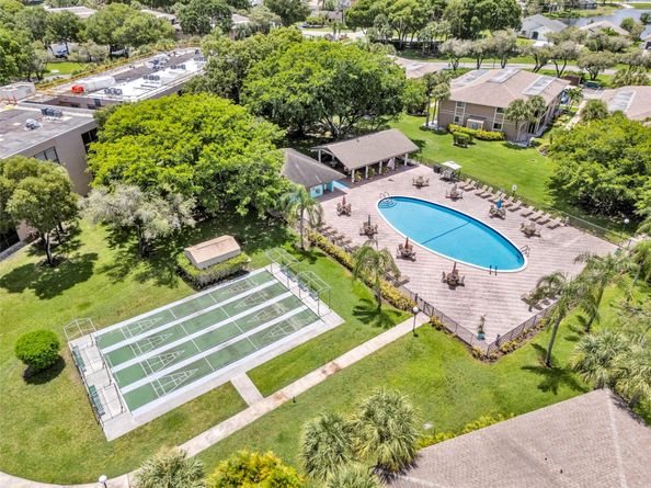 7466 Ashmont Cir 303, Tamarac FL 33321