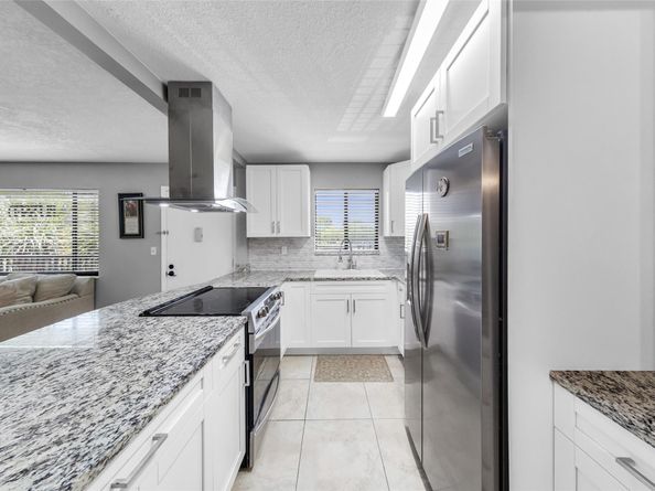 7466 Ashmont Cir 303, Tamarac FL 33321