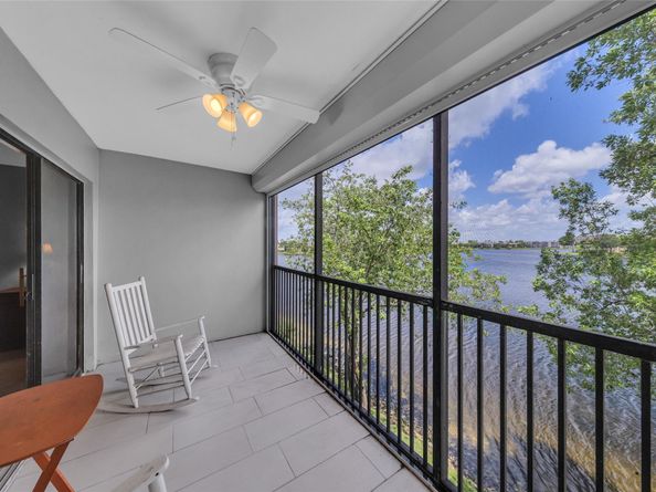 7466 Ashmont Cir 303, Tamarac FL 33321