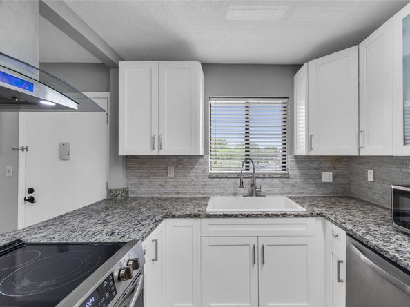 7466 Ashmont Cir 303, Tamarac FL 33321