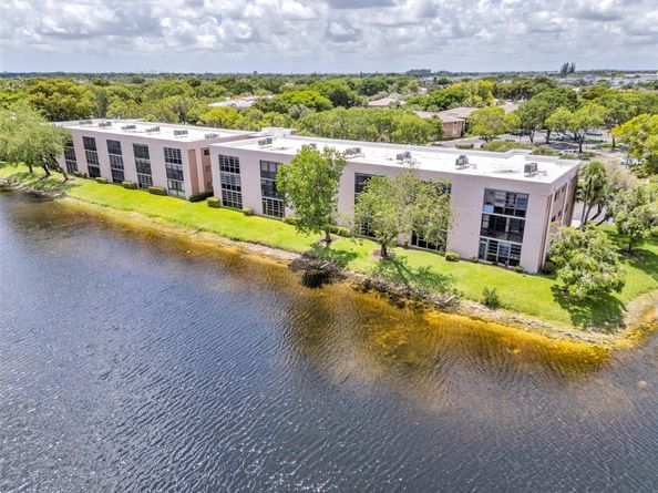 7466 Ashmont Cir 303, Tamarac FL 33321