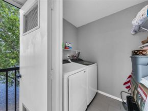 7466 Ashmont Cir 303, Tamarac FL 33321