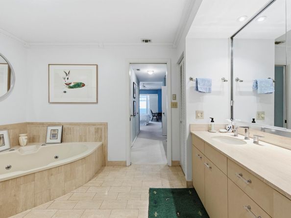 529 S Flagler Drive Th5f, West Palm Beach FL 33401