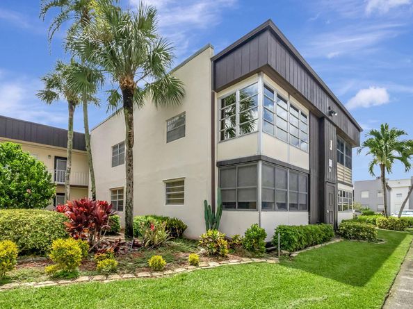 479 Burgundy J, Delray Beach FL 33484