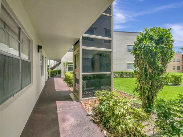 479 Burgundy J, Delray Beach FL 33484