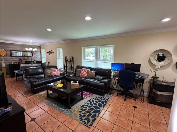 718 SW 88th Ter, Plantation FL 33324