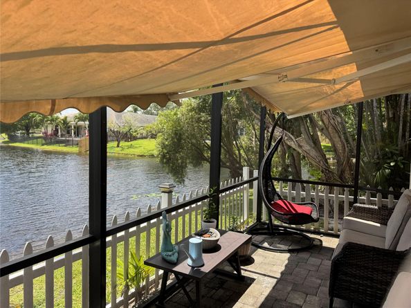 718 SW 88th Ter, Plantation FL 33324