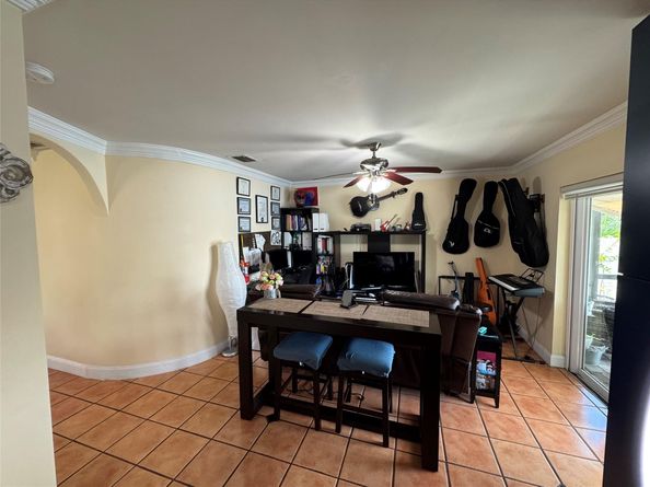 718 SW 88th Ter, Plantation FL 33324