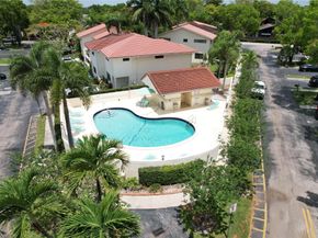 718 SW 88th Ter, Plantation FL 33324