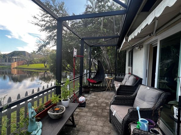 718 SW 88th Ter, Plantation FL 33324