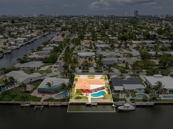 411 SE 2nd Ave, Pompano Beach FL 33060