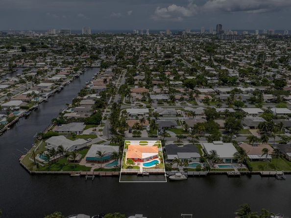 411 SE 2nd Ave, Pompano Beach FL 33060