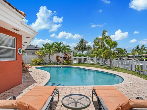 411 SE 2nd Ave, Pompano Beach FL 33060