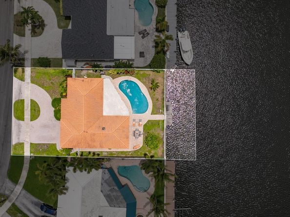 411 SE 2nd Ave, Pompano Beach FL 33060