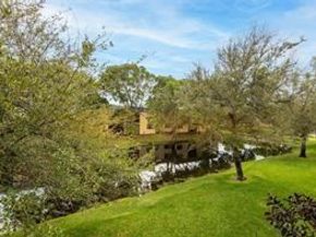 193 Lakeview Dr 103, Weston FL 33326