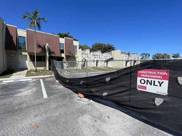 8921 Palm Tree Lane 8921, Pembroke Pines FL 33024