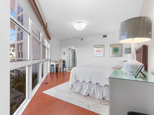 6001 N Ocean Dr 402, Hollywood FL 33019