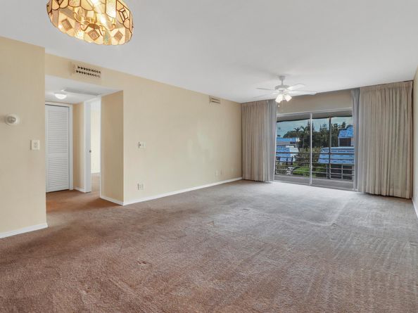 12016 Greenway Circle S 204, Royal Palm Beach FL 33411