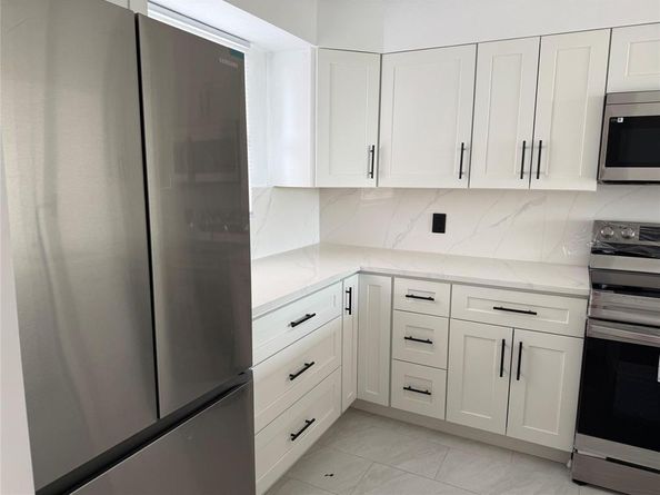 112 Royal Park Drive 4b, Oakland Park FL 33309
