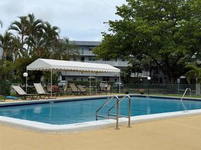 112 Royal Park Drive 4b, Oakland Park FL 33309