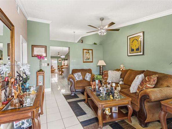 5471 W 27th Court, Hialeah FL 33016