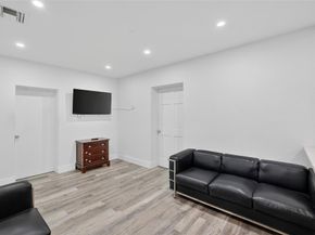 617 NW 43rd Ct, Oakland Park FL 33309