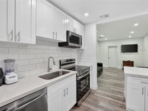 617 NW 43rd Ct, Oakland Park FL 33309