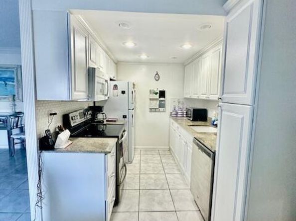 1080 Exeter E, Boca Raton FL 33434