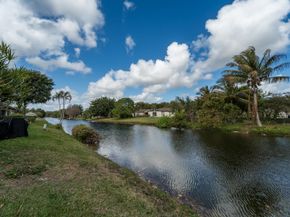 108 Village Walk Drive, Royal Palm Beach FL 33411