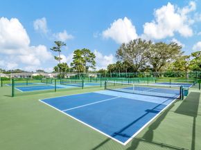 328 Hammocks Trail, Greenacres FL 33413