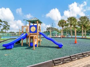 328 Hammocks Trail, Greenacres FL 33413