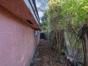 914 NW 80th Street, Miami FL 33150