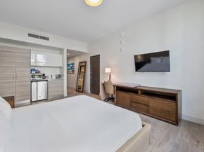777 N Ocean Drive Unit S404, Hollywood FL 33019