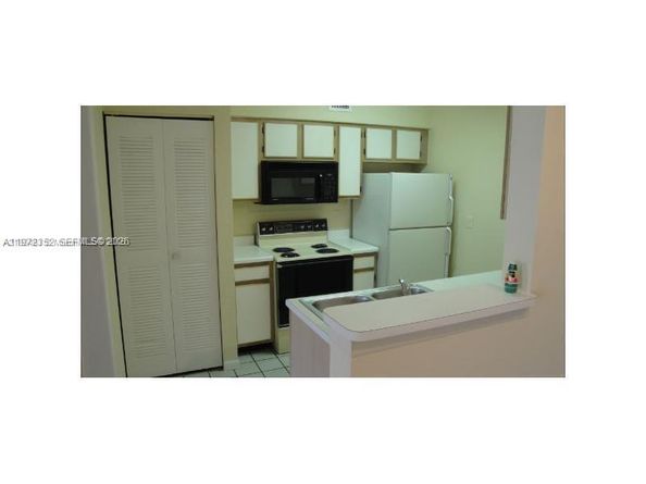 Undisclosed Address #A11972352, Oakland Park FL 33309