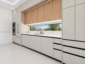 201 NW 14 Way, Dania Beach FL 33004