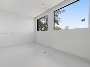 201 NW 14 Way, Dania Beach FL 33004