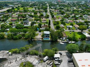 201 NW 14 Way, Dania Beach FL 33004