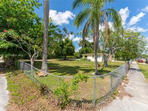 329 NW 13th Street, Homestead FL 33030