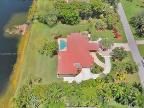 2710 Walkers Way, Weston FL 33331