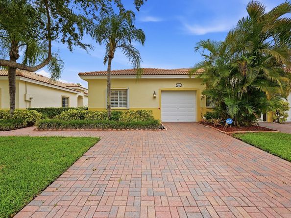 2340 Windjammer Way, West Palm Beach FL 33411
