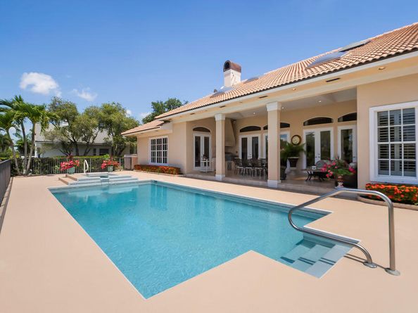 83 Sandbourne Lane, Palm Beach Gardens FL 33418